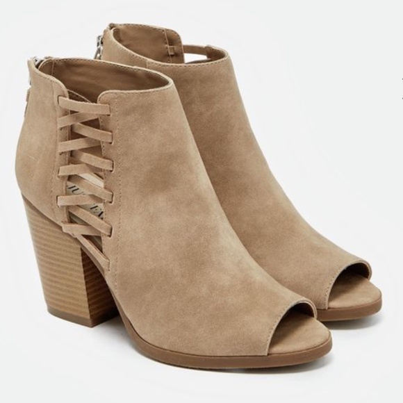 JustFab Tan faux suede bootie heel Size 10 - Picture 2 of 5